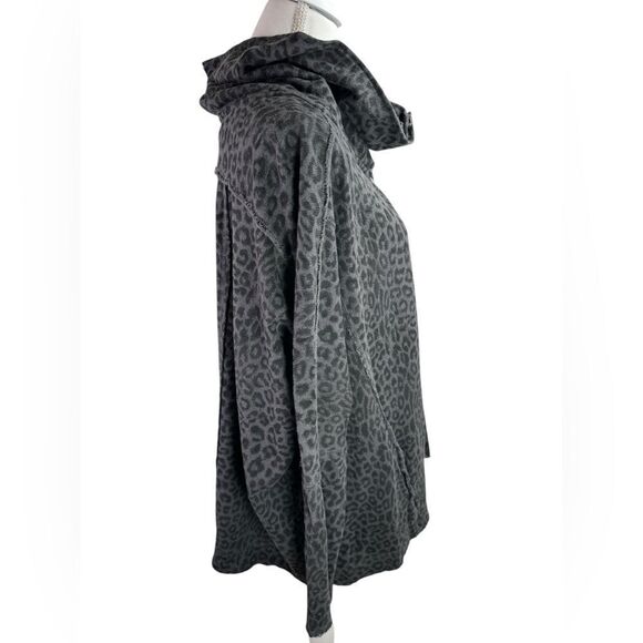 We The Free Medium Cardigan Snap Up Asymmetric Animal Print Gray Leopard Sweater - Picture 6 of 11